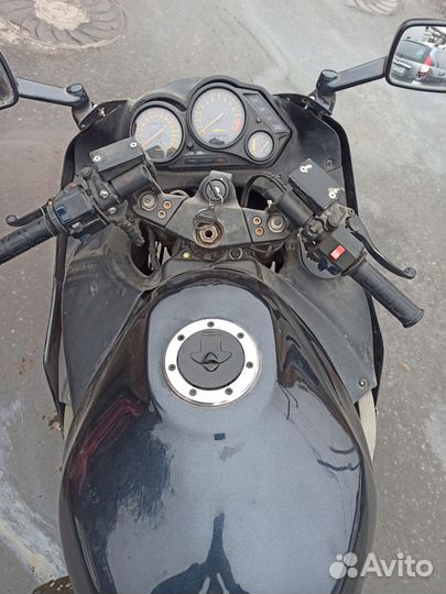 Kawasaki zzr 1100