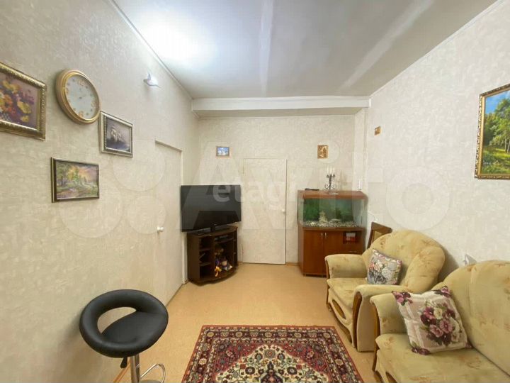 3-к. квартира, 83 м², 1/2 эт.