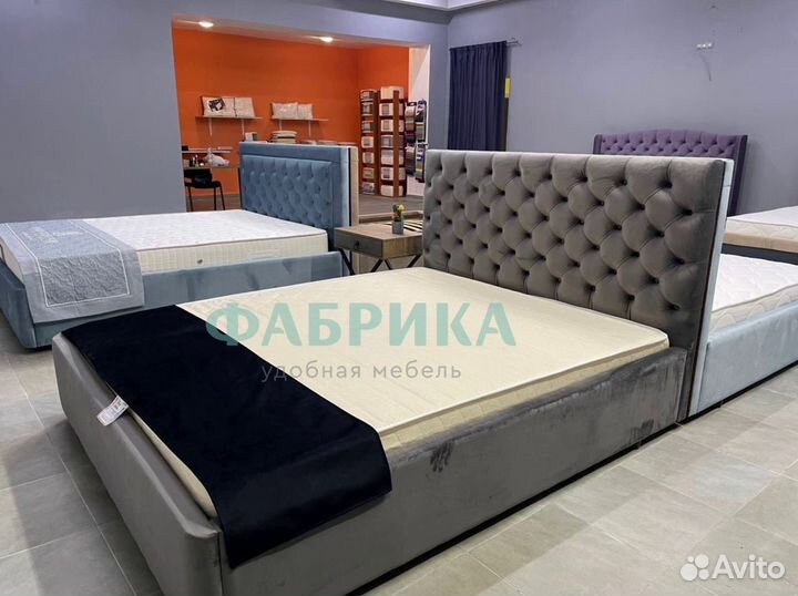 Кровать с матрасом