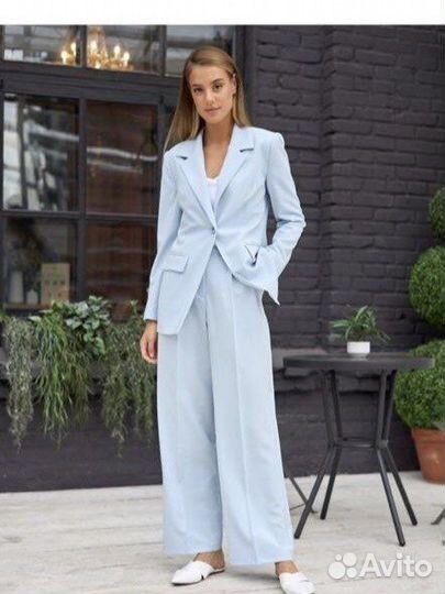 Брючный костюм женский