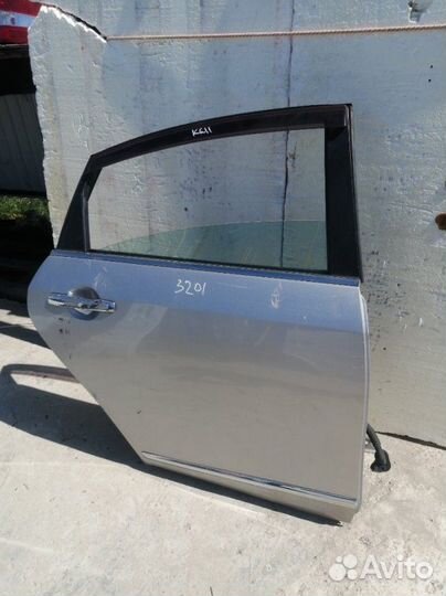 Дверь задняя правая Nissan Bluebird Sylphy G11