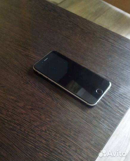 iPhone 6S, 64 ГБ