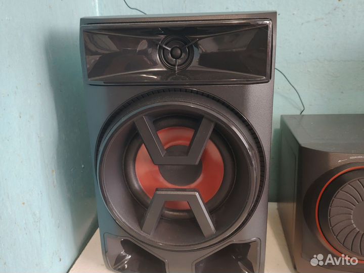 Мини Hi Fi система LG CK43 300 вт