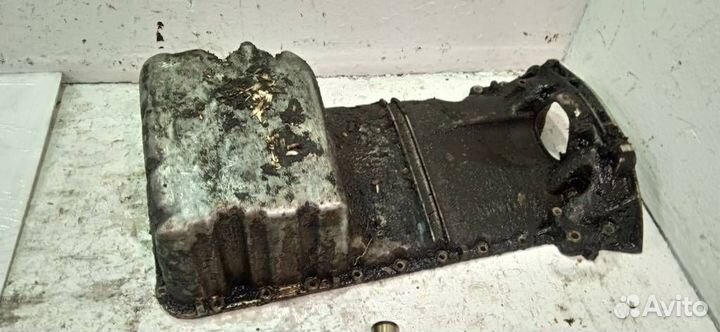 Поддон двигателя Мерседес