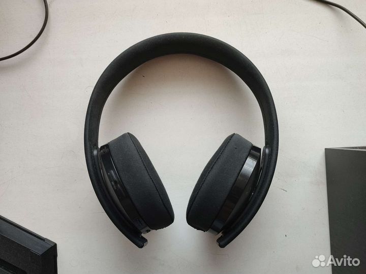 Беспроводные наушники Sony Gold