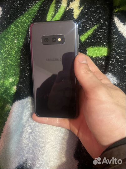 Samsung Galaxy S10e, 8/128 ГБ