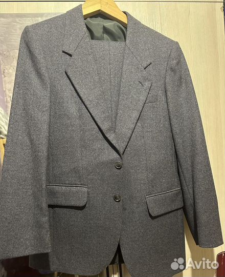 Брючный костюм