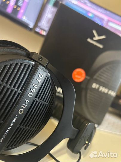 Beyerdynamic DT 990 PRO Limited Edition