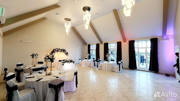 Уборщица, мойщица в кафе