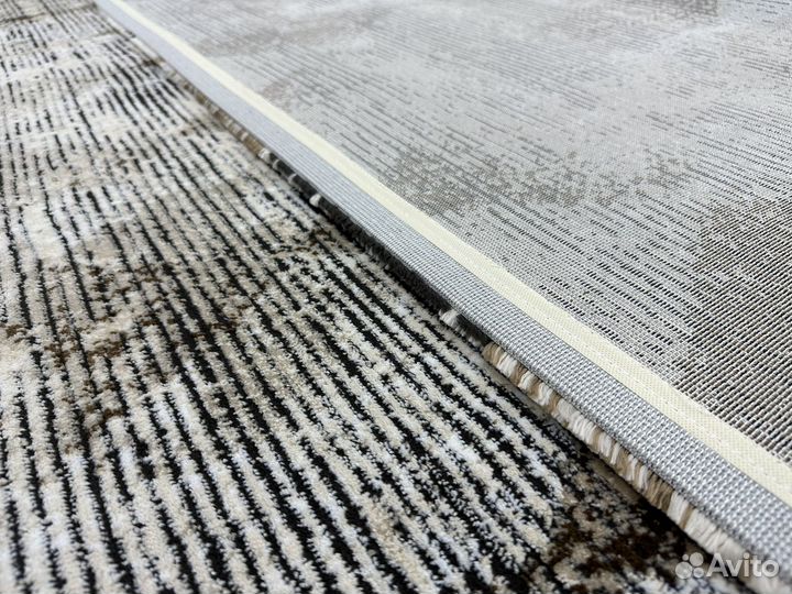 Ковер новый 2 х 2.9 Турция