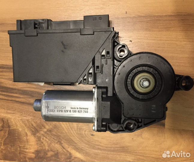 Привод стеклоподьемника VW Touareg 02-10 пер. прав