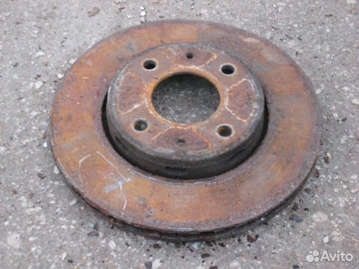 Тормозной диск передний Mitsubishi Carisma