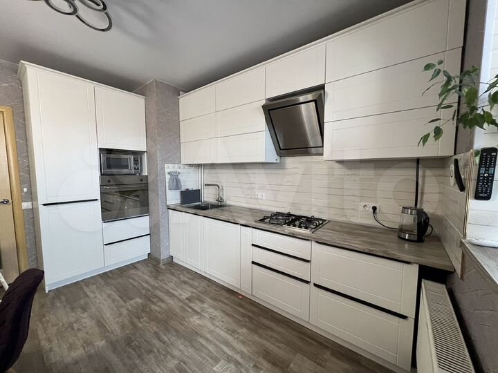 2-к. квартира, 67,5 м², 1/8 эт.