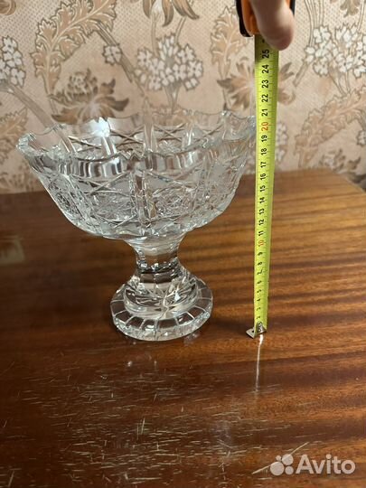 Хрустальная ваза конфетница