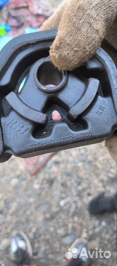 Подушка двигателя без крепления Nissan