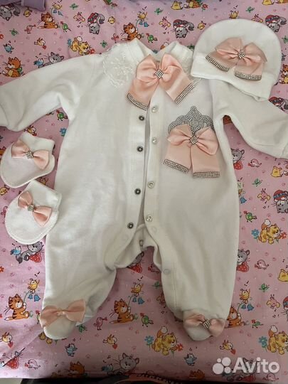 Костюм на выписку или крестины