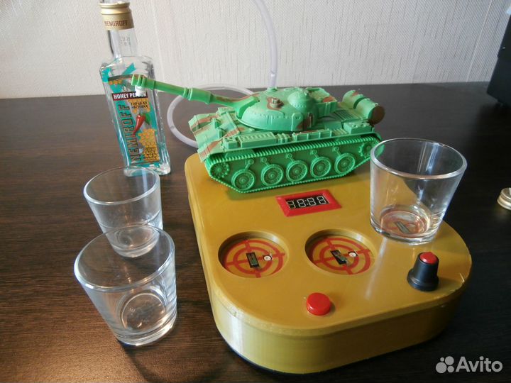 Наливатор алкоголя / автобармен