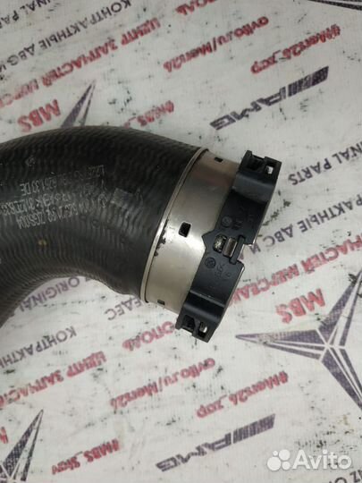 Патрубок интеркулера om651 w212 Mercedes