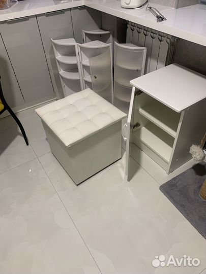 Полка настенная угловая