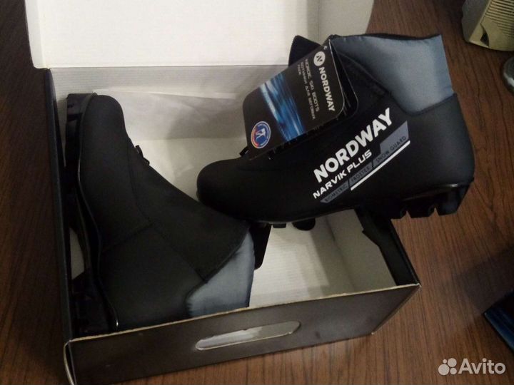 Лыжные ботинки