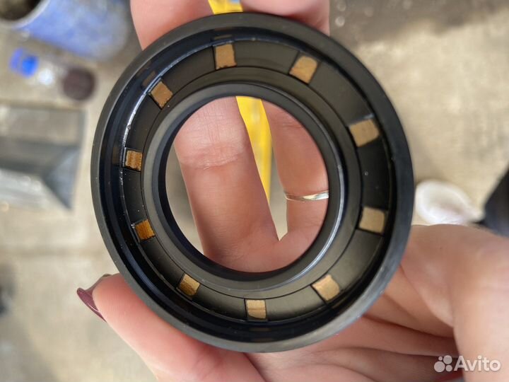 Сальник правого привода