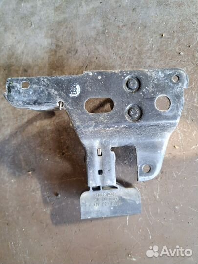 Замок капота Audi A6 C6