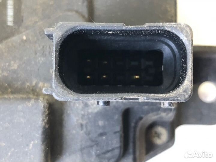 Замок двери передний правый Opel Astra H 2004