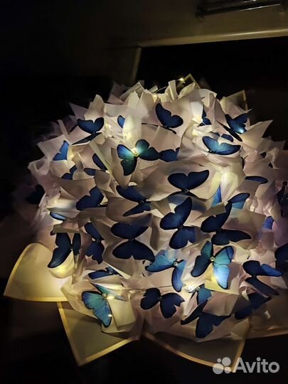 Буккт из бабочек