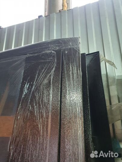 Входная дверь