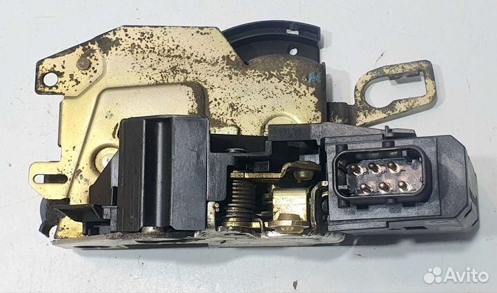 Замок двери передней правой BMW E36