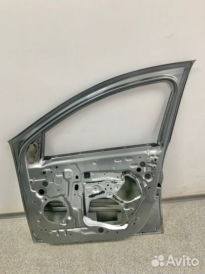 Дверь боковая передняя правая Renault Duster 2