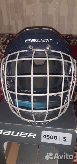 Хоккейный шлем