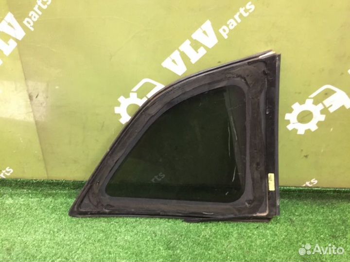 Стекло кузова левое Dodge Challenger