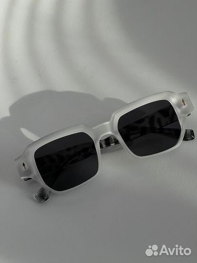 Солнцезащитные очки женские брендовые