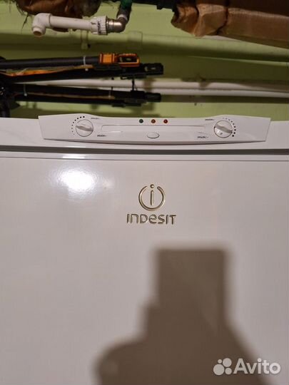 Холодильник Indesit бу