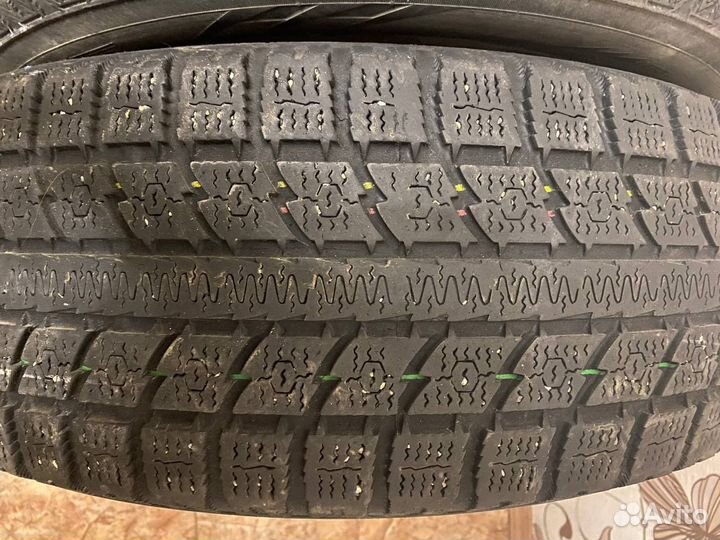 Toyo Observe GSi-5 225/65 R17 102