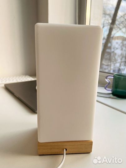 Умная настольная лампа Яндекс