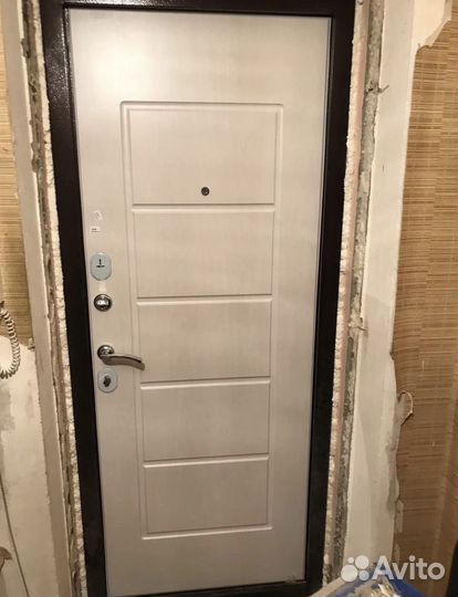Дверь входная новая