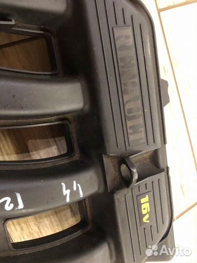 Коллектор впускной Renault Sandero