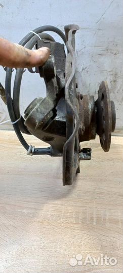 Кулак задний левый Mercedes-Benz E220 W211 W 211