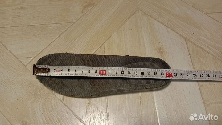 Продам детские осенние кросовки