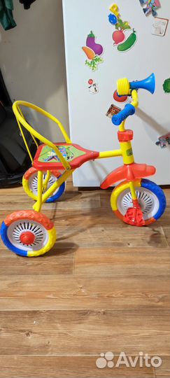 Трехколесный велосипед