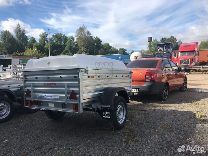 Прицеп с пластиковой крышкой. Крышка для прицепа