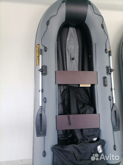 Продам лодку с мотором