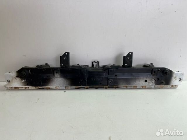 Верхняя планка телевизора передняя Toyota Camry