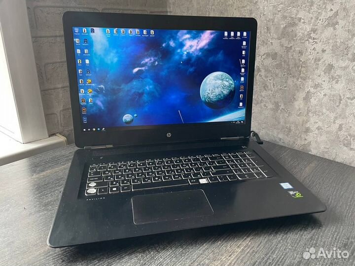 Продаю игровой ноутбук HP Pavilion 17-ab424ur