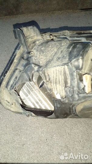 Продаю фару левая рено каптюр 2016г