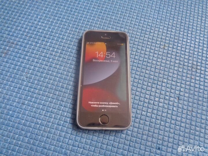 iPhone SE, 32 ГБ