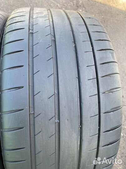 Michelin Pilot Sport 4 S 235/35 R19 и 265/35 R19 98Y