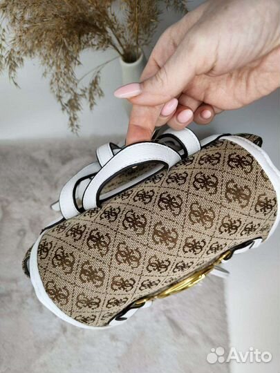 Рюкзак женский guess